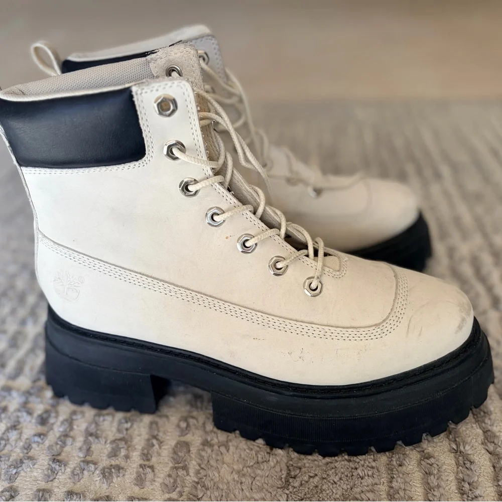 Timberland Women's Size 9 Cream and Black Leather Boots - Picture 2 of 10